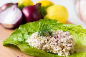 salata de ton cu maioneza