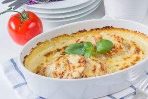 piept de pui gratin la cuptor in sos de mustar de Dijon si smantana