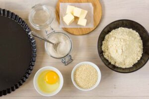 ingrediente pentru blat de tarta sarata lchf, faina de migdale, ou, tarate de psyllium, seminte de susan