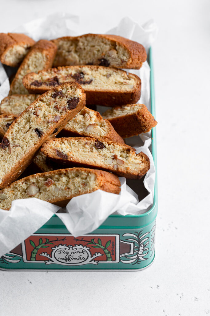 Biscotti cantuccini cu migdale si pepite de ciocolata