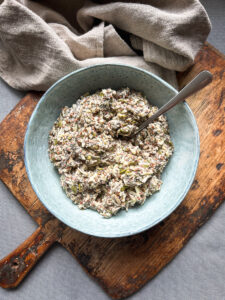 amestec pentru paine keto din seminte intr-un castron