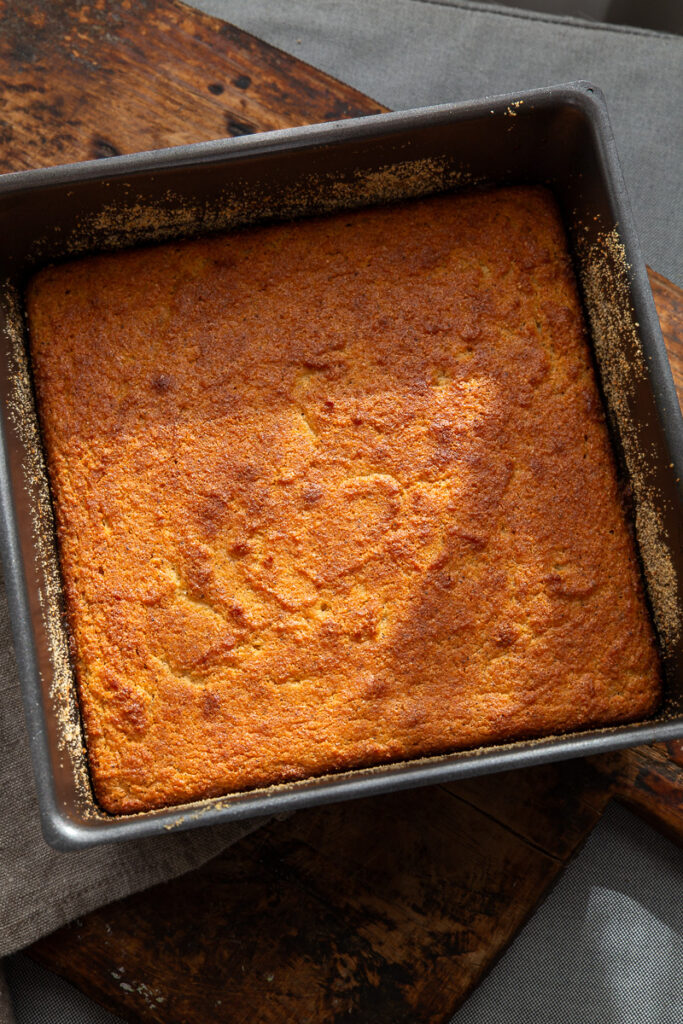 prajitura cu iaurt ketoin tava de forma patrata